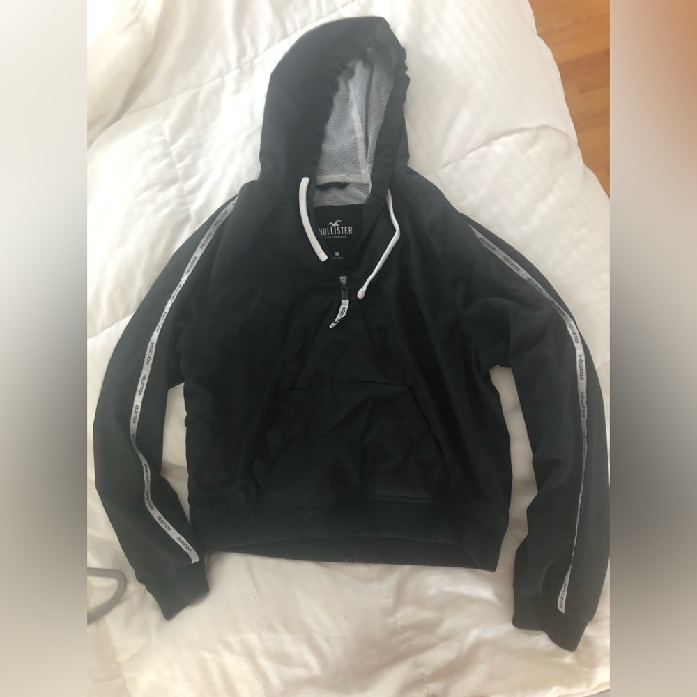 Hollister, black hooded windbreaker, size M, perfect condition, worn once